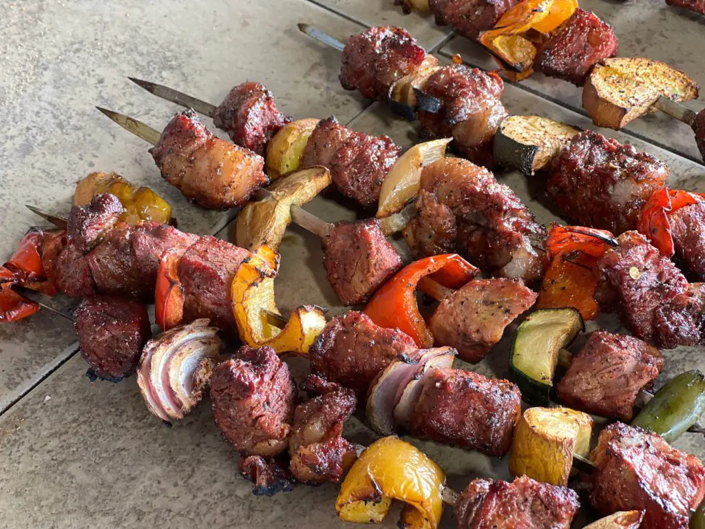 Grilled skewers with meat and vegetables.