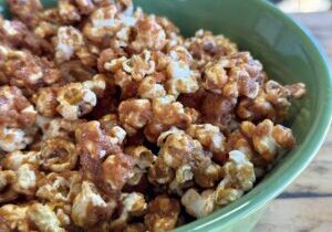 Kent Rollins Sweet and Spicy Pork Rind Caramel Corn